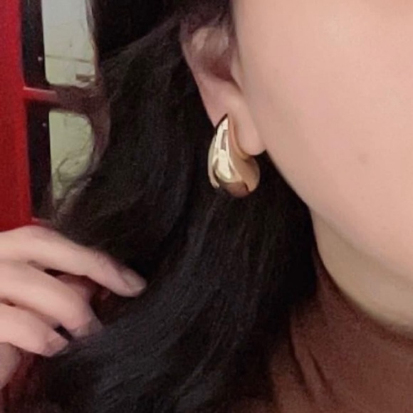 Raindrop Earrings- Gold - Picture 3 of 6